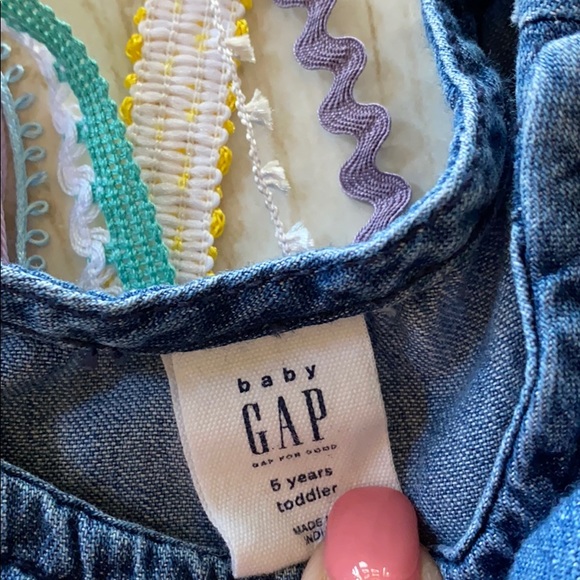 Gap - Picture 4 of 4